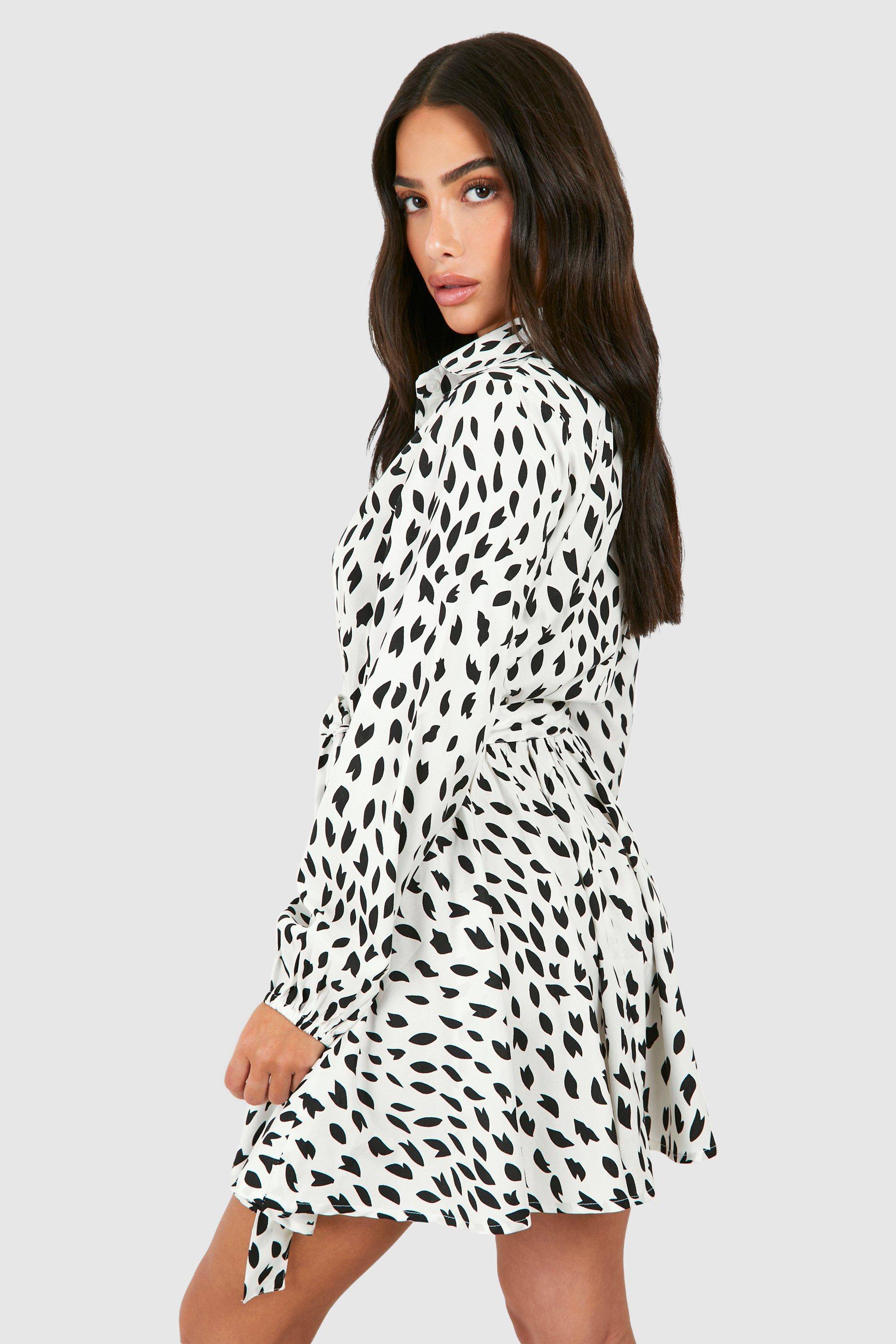 boohoo Robe Patineuse Chemise À Imprimé Maculé Petite Taille