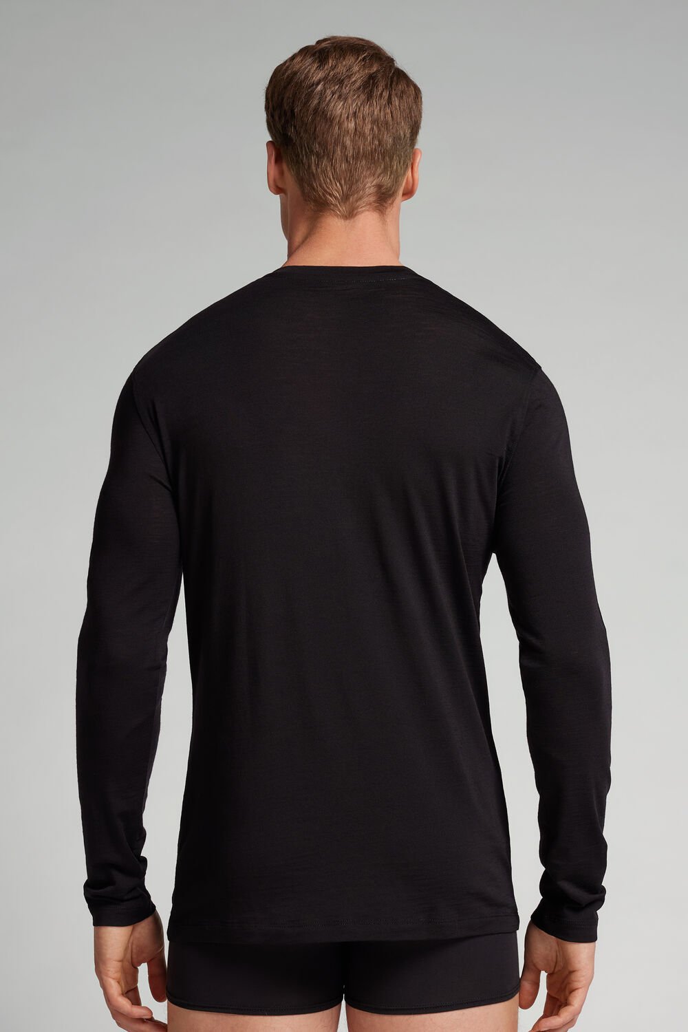 Blusa de lã merino de manga comprida e gola redonda