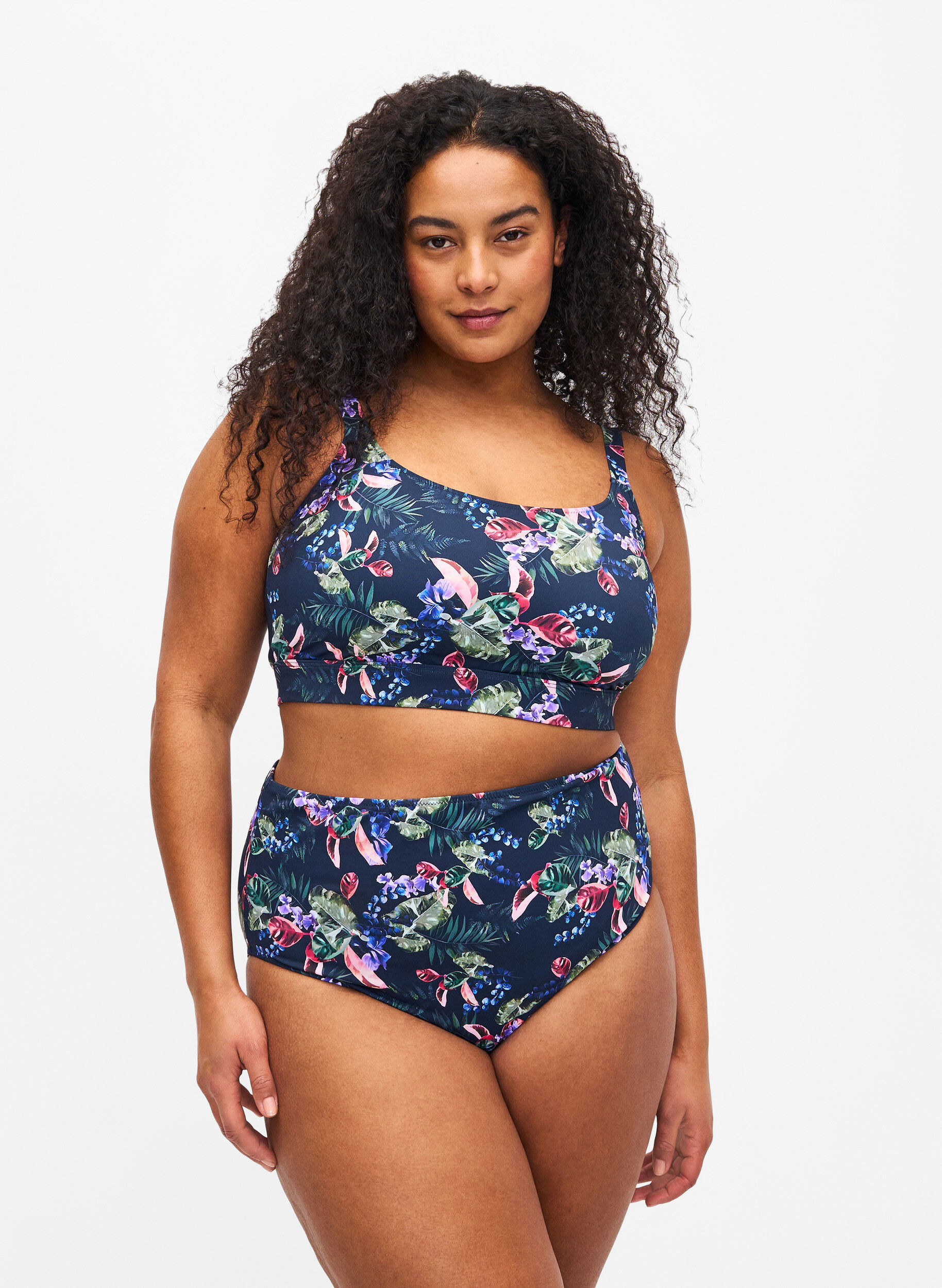 Højtaljet bikinitrusse med print