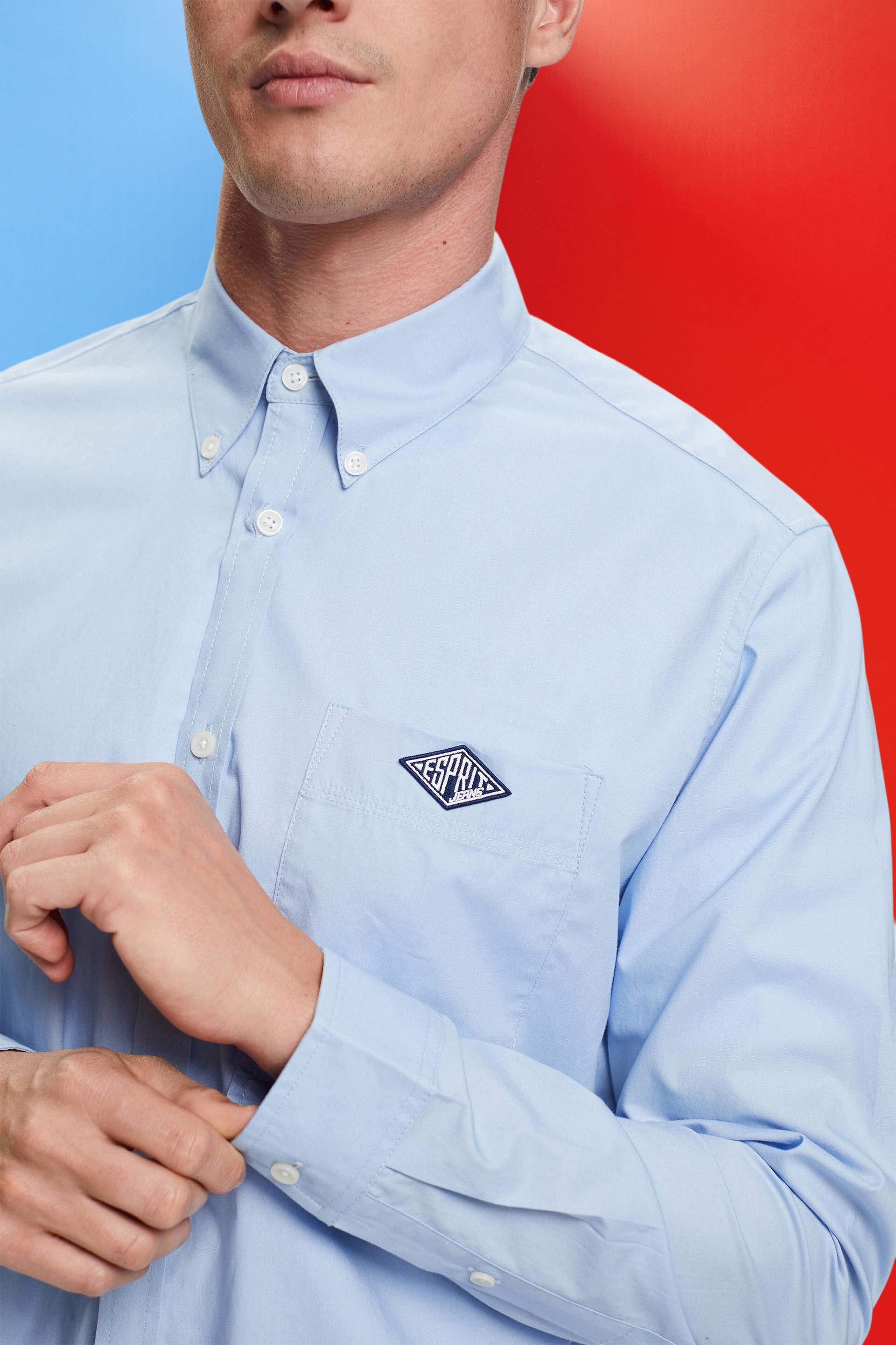 Chemise en coton dotée d'un col à pointes boutonnées