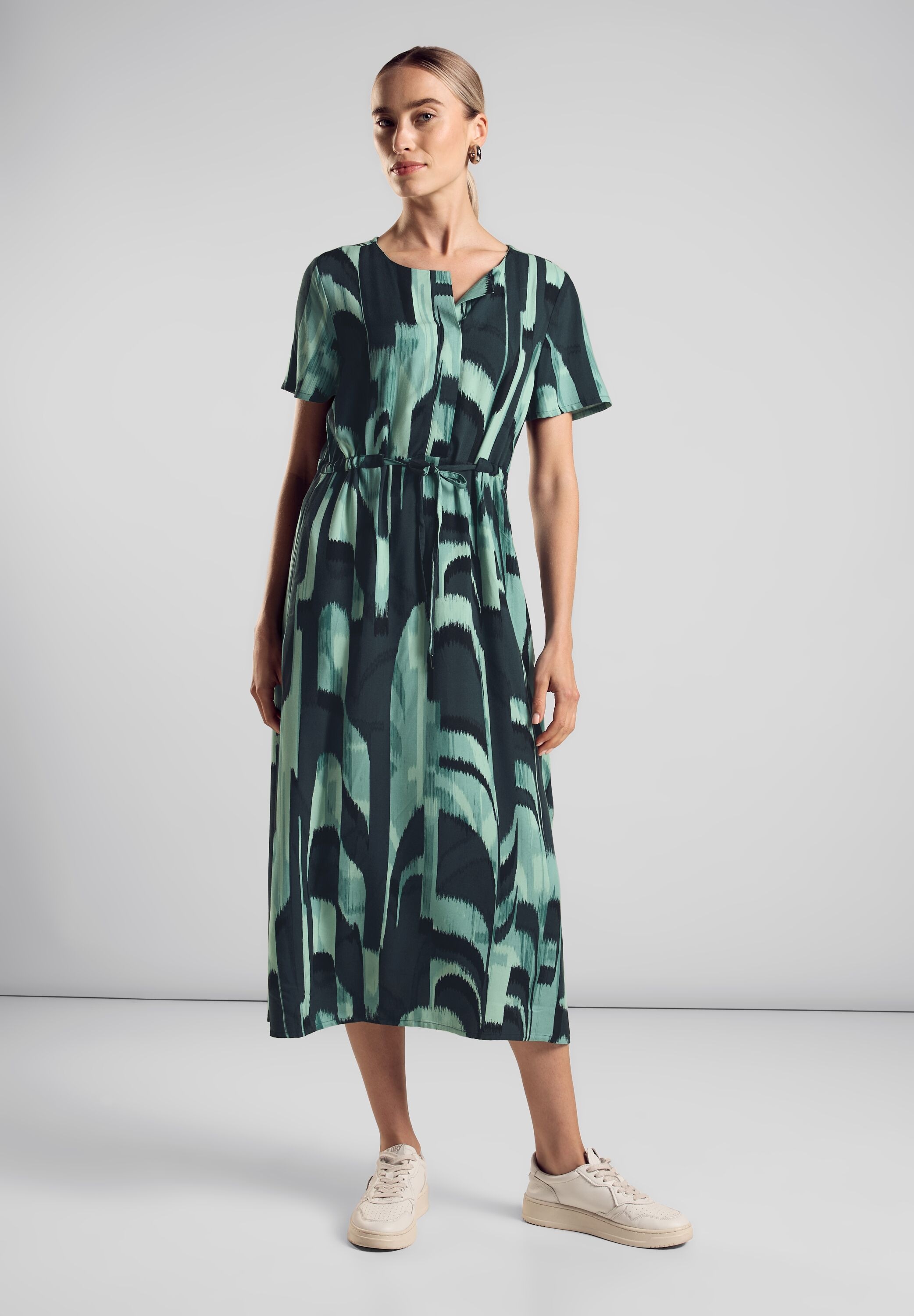 STREET ONE Midikleid Ohne Taschen mit Allover-Druck