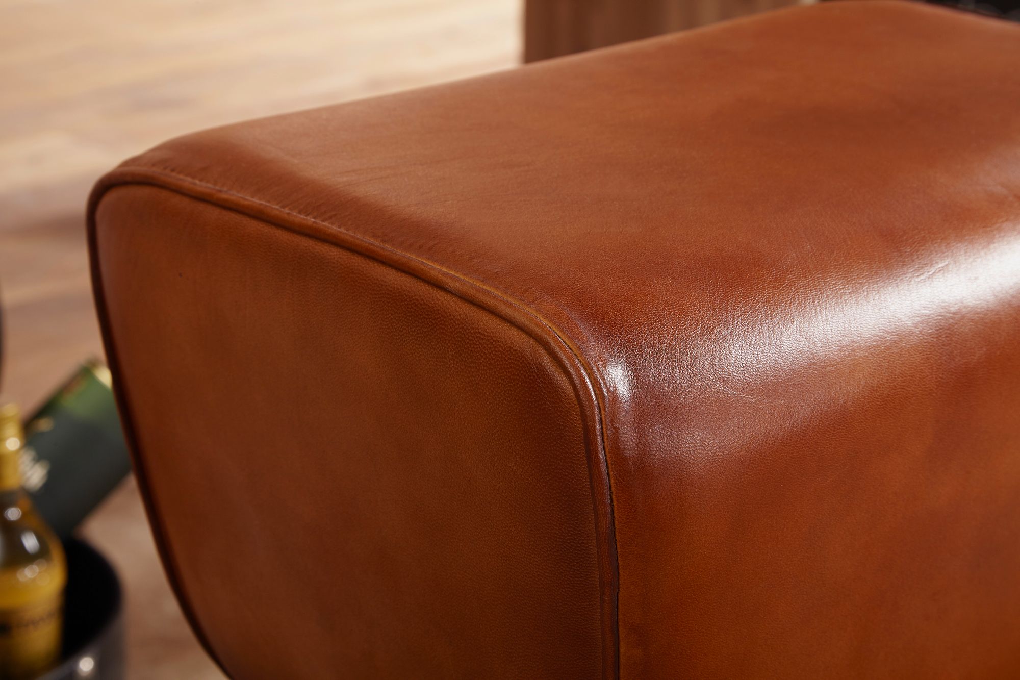 KADIMA DESIGN Sportlicher Turnbock-Barhocker, Ziegenleder und Mango Massivholz, 43x75x43 cm, dunkelbraun.