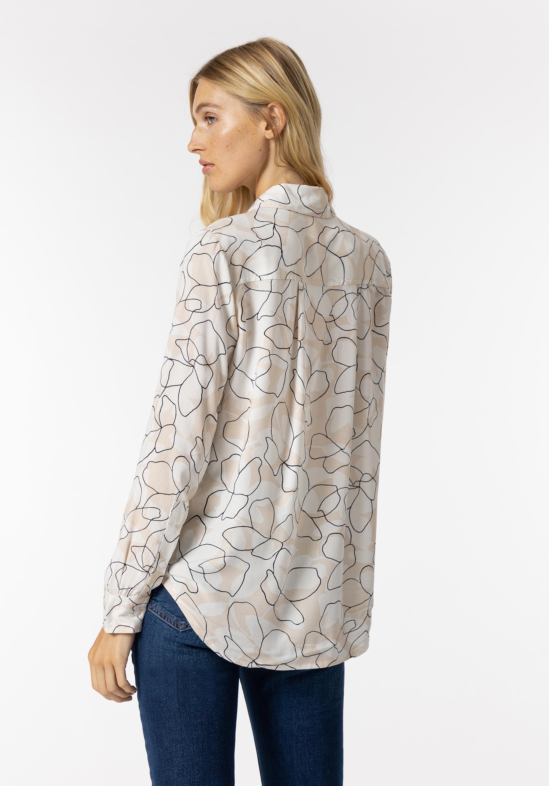 Camisa com Bolsos Frontais