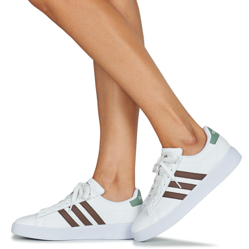 Adidas Sportswear - GRAND COURT 2.0 - Blanc / Marron
