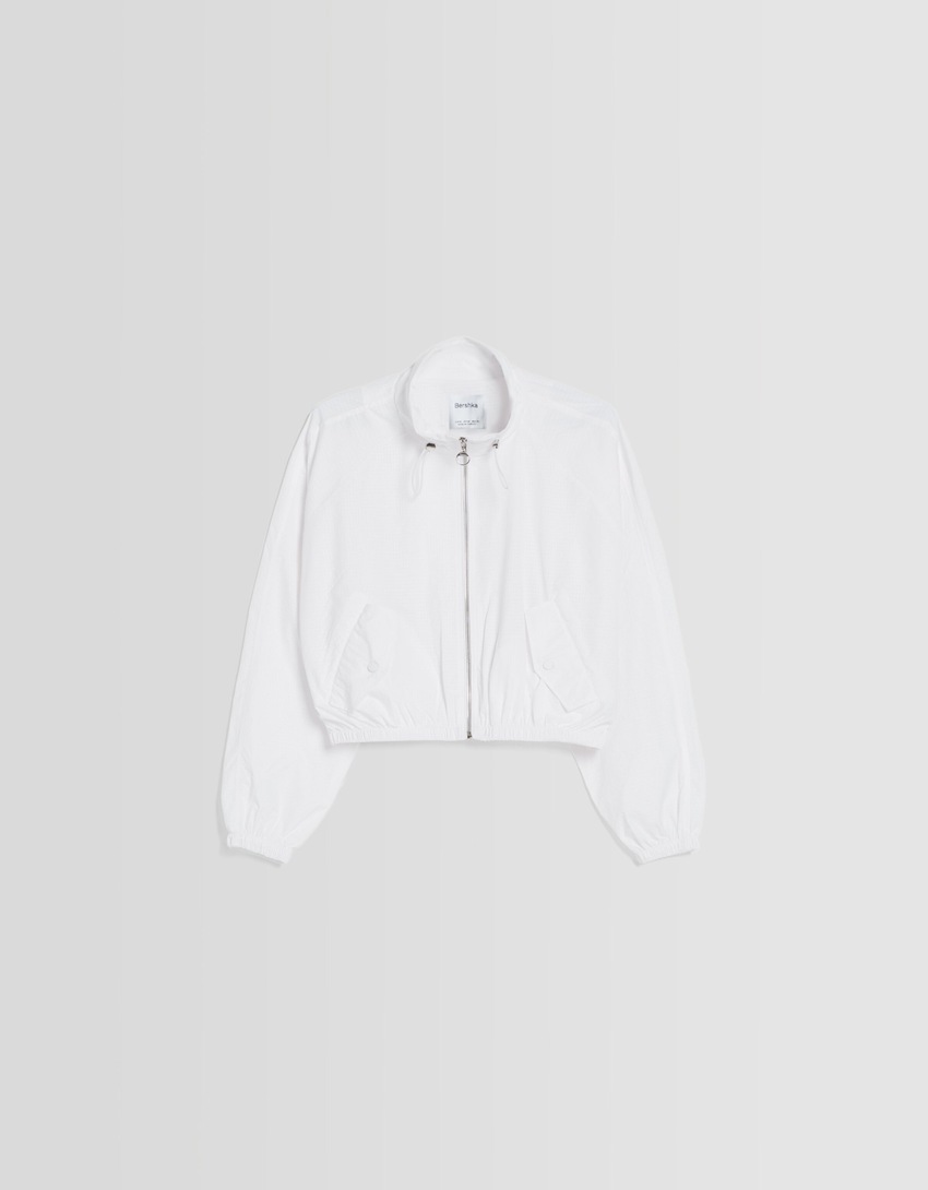 Jaqueta cropped texturizada em nylon ripstop
