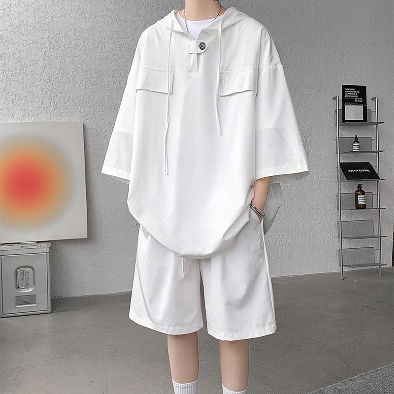 Freehop - Set: T-shirt met capuchon en 3/4-mouwen + effen shorts met gemiddelde taille