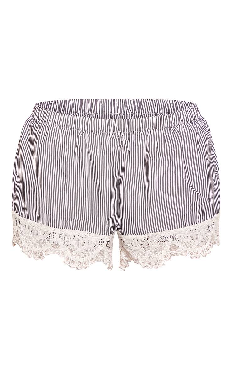 Bleu Marine Short Coordonné À Fines Rayures Avec Détail D'appliqué En Dentelle