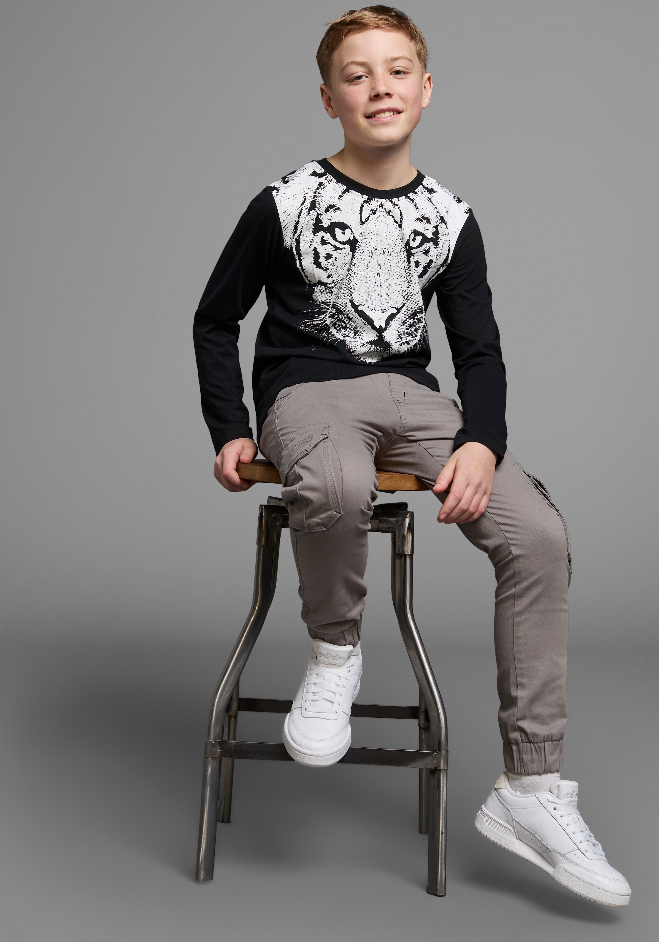 KIDSWORLD Langarmshirt »WHITE TIGER«, Basic Passform,  stylischer Druck,  Rundhalsausschnitt