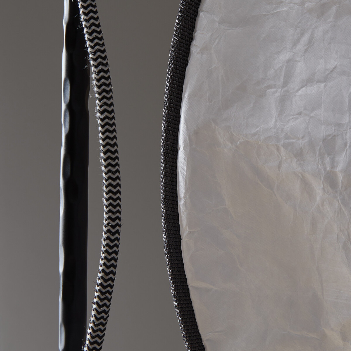 OTTO STUDIO PARA AM.PM<br>Luminária de chão em Tyvek®, base metálica, Moon