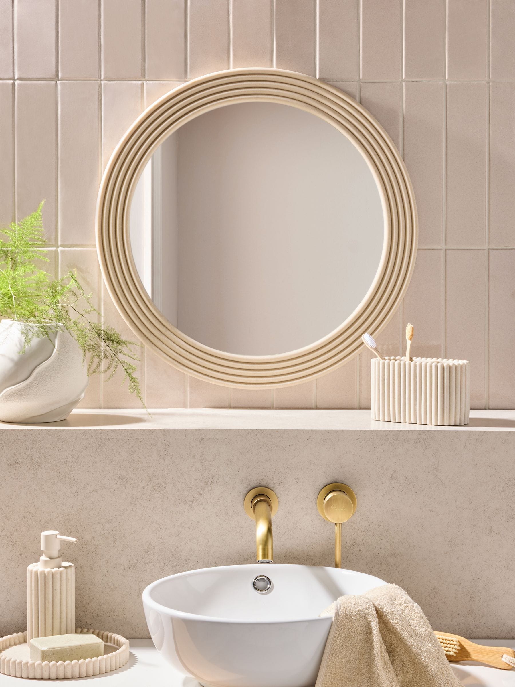 Resin Ribbed Round Wall Mirror
