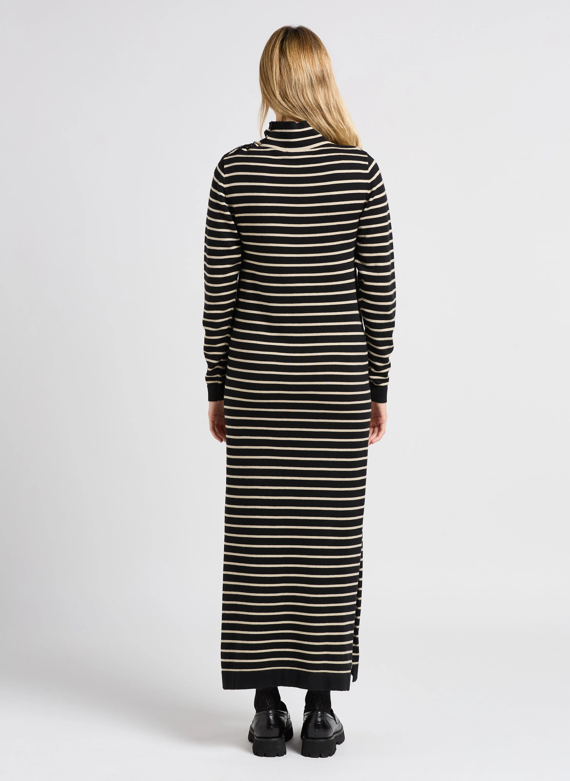 CHADELA - Robe longue col montant en maille | Noir
