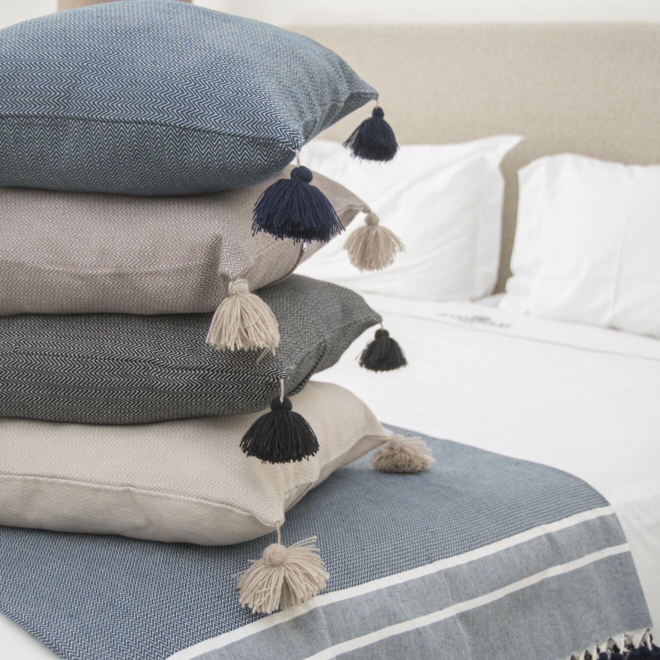 Febronie Housse de coussin unie taupe - 50x50 cm