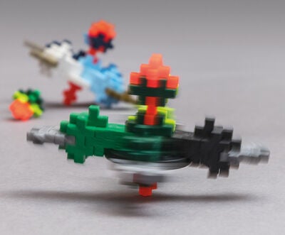 Plus-Plus Spinning Top Challenge