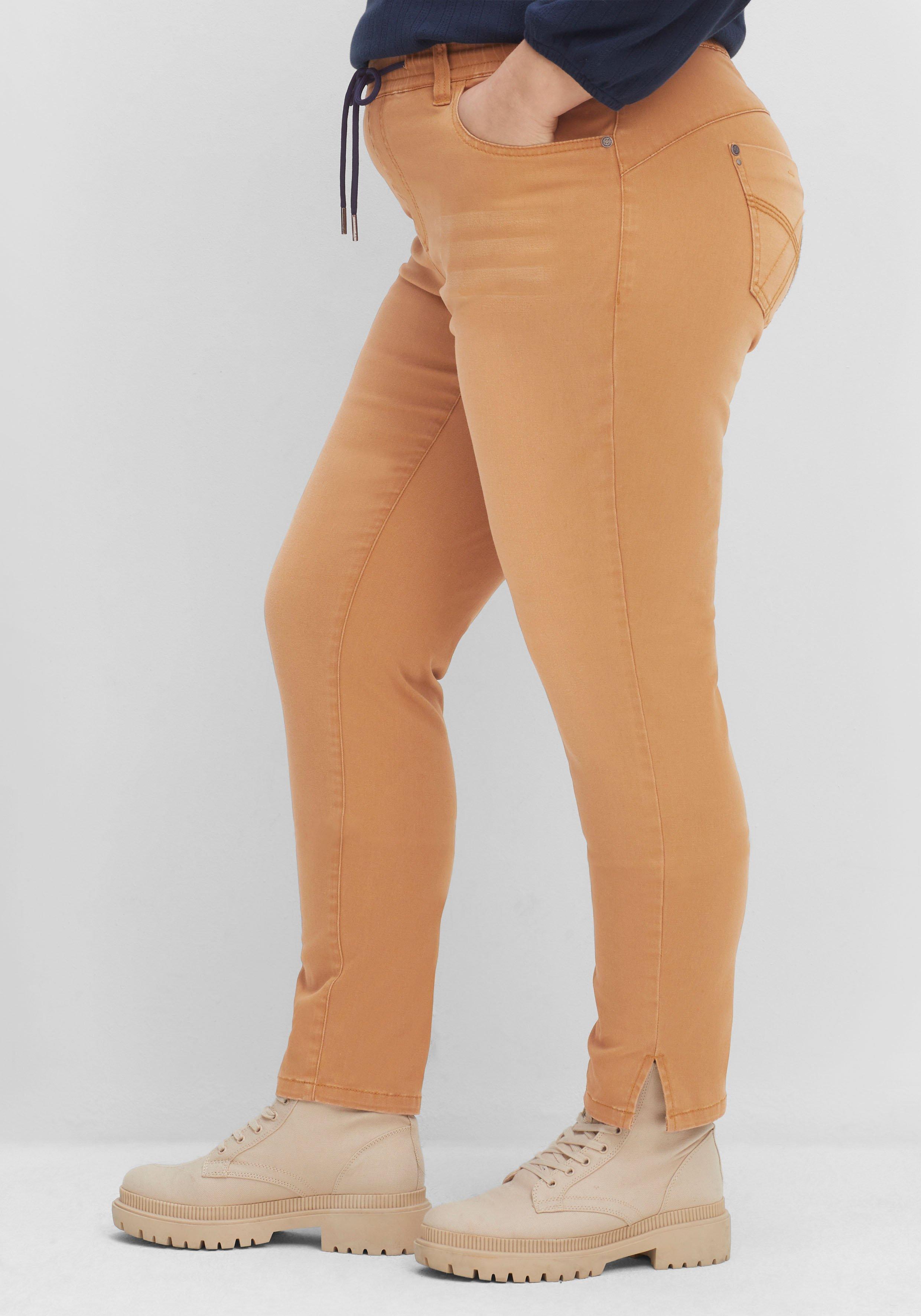 Schmale Colored- Jeans mit Schlupfbund
