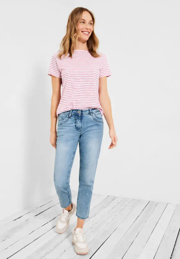 Loose Fit Jeans in 7/8 - mid blue washed