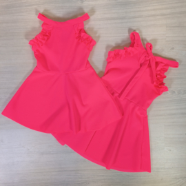 Bow back dress - Neon pink  (Verzenddatum 2 maart)