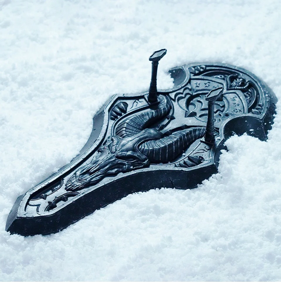 World of Warcraft - Frostmourne Sword Replica Scale 1/1 Bundle With Wall Mount