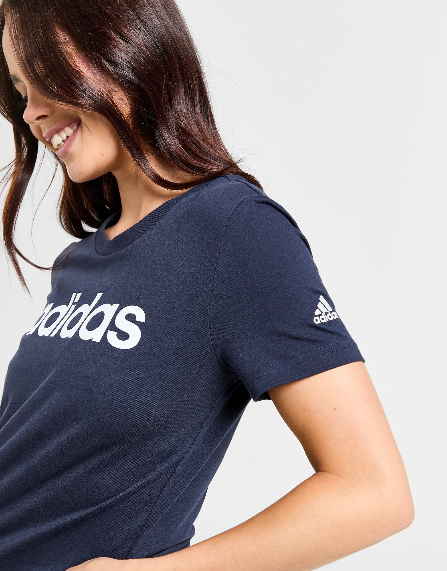 adidas T-shirt LOUNGEWEAR Essentials Slim Logo