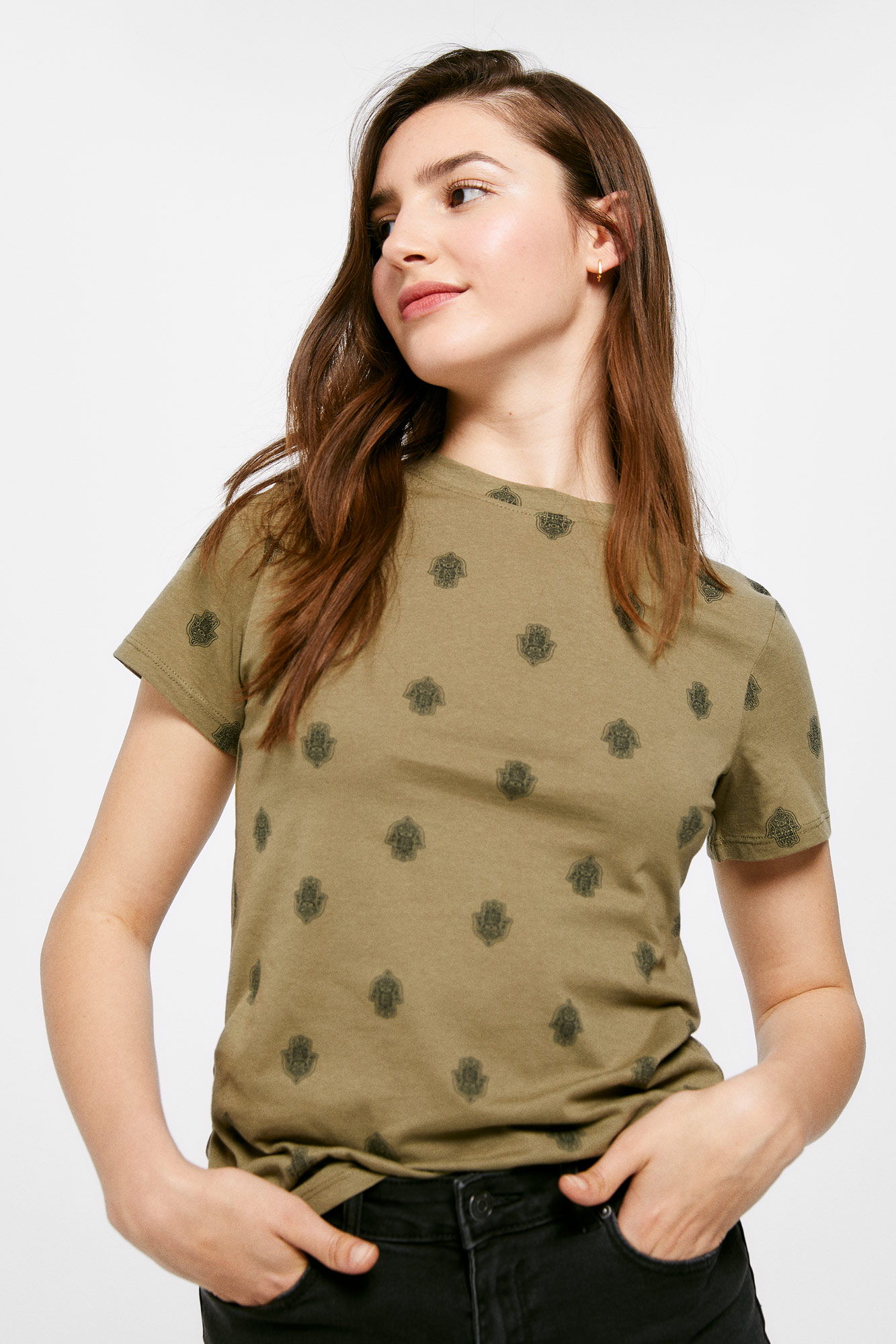 Camiseta com estampa pequena