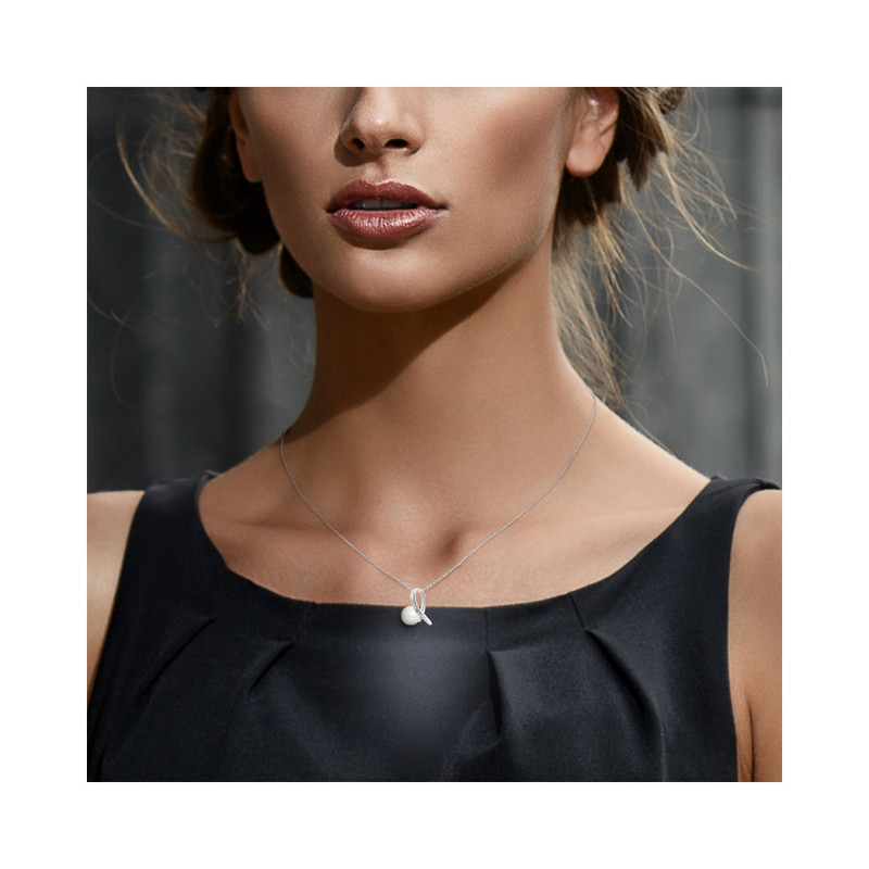Pendentif Femme Perle de Culture d'eau douce Blanche, Diamants 0.08 cts et Or Blanc 750/1000