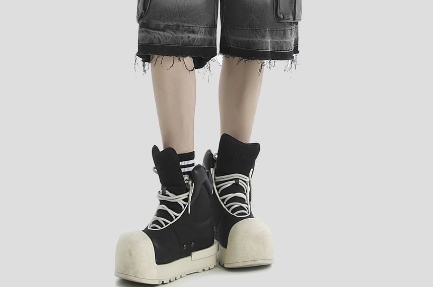 Banash - Losse, gewassen denim shorts met zakken en onafgewerkte zoom