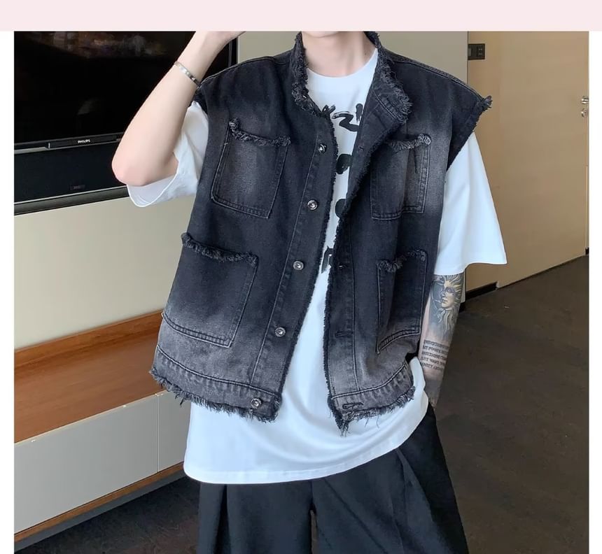 Maxelane - Gewassen denim vest met kwastjes en knoopjes