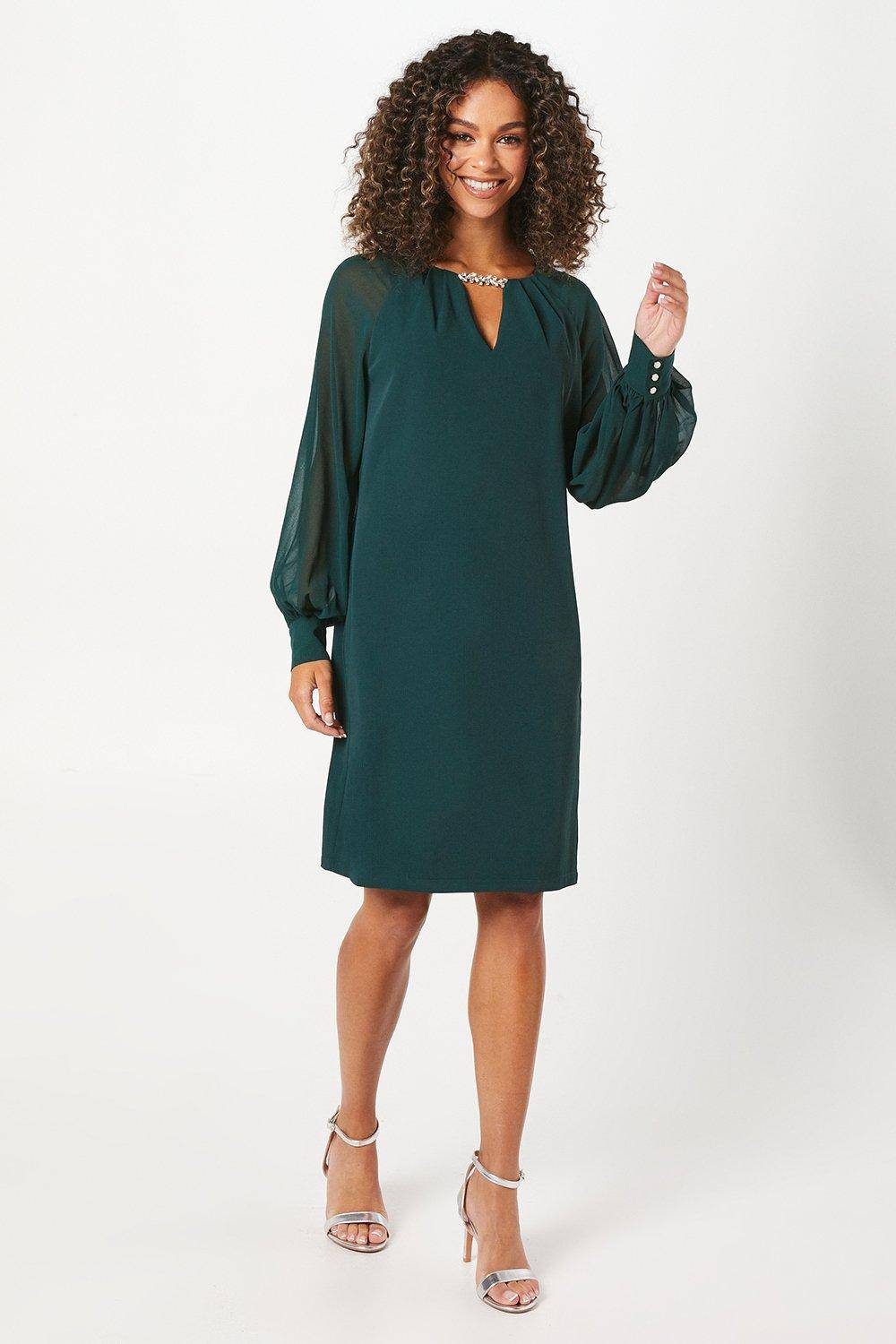 Wallis Robe Droite de Cérémonie à Manches en Mousseline et Décolleté Orné de Sequins