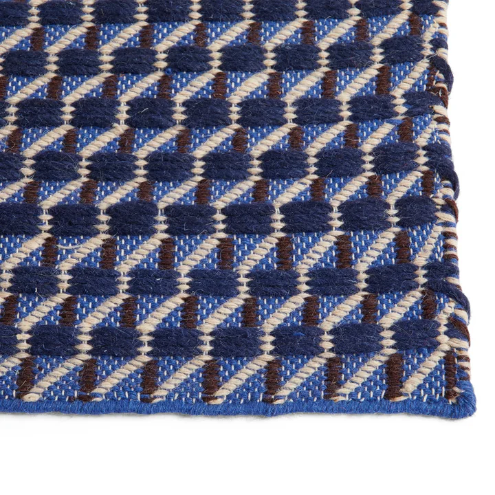 HAY - Channel Teppich, 140 x 200 cm, blau / weiss