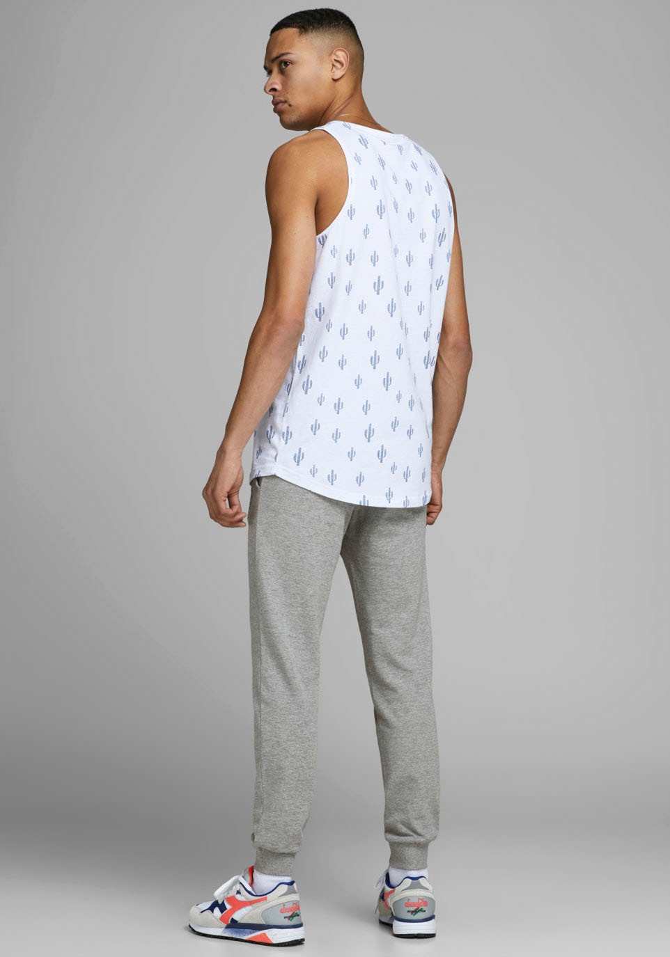 Jack & Jones Sweathose »JPSTGORDON Jogpants mit Kordelzug und bequemem Schnitt«  unifarben, modisch, bequem, Baumwolle
