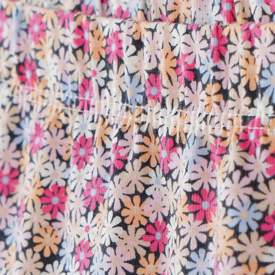 Yigga Mädchen Capri-Leggings mit Blümchen-Print pink / bunt