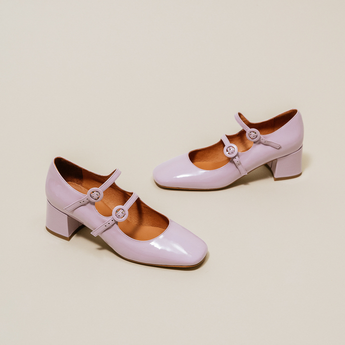 Babies à doubles brides et bouts carrés  en vernis lilas