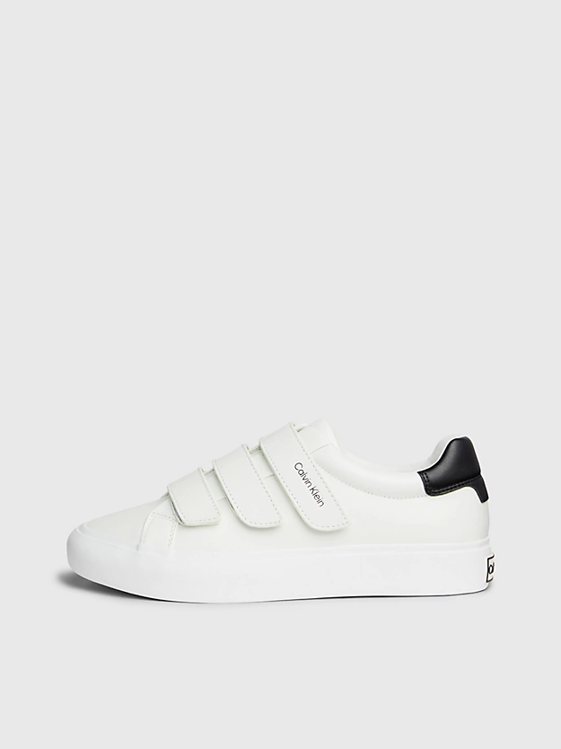 Tênis de couro com velcro