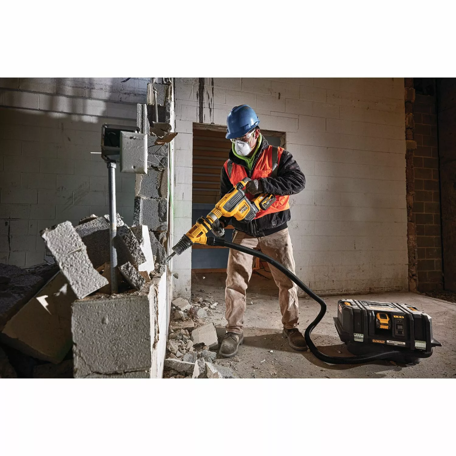 DeWALT DCV586MT2 54V Li-Ion Accu Bouwstofzuiger set (2x 6Ah accu) - Nat/Droog - 2000W - M-Klasse - 11L - koolborstelloos