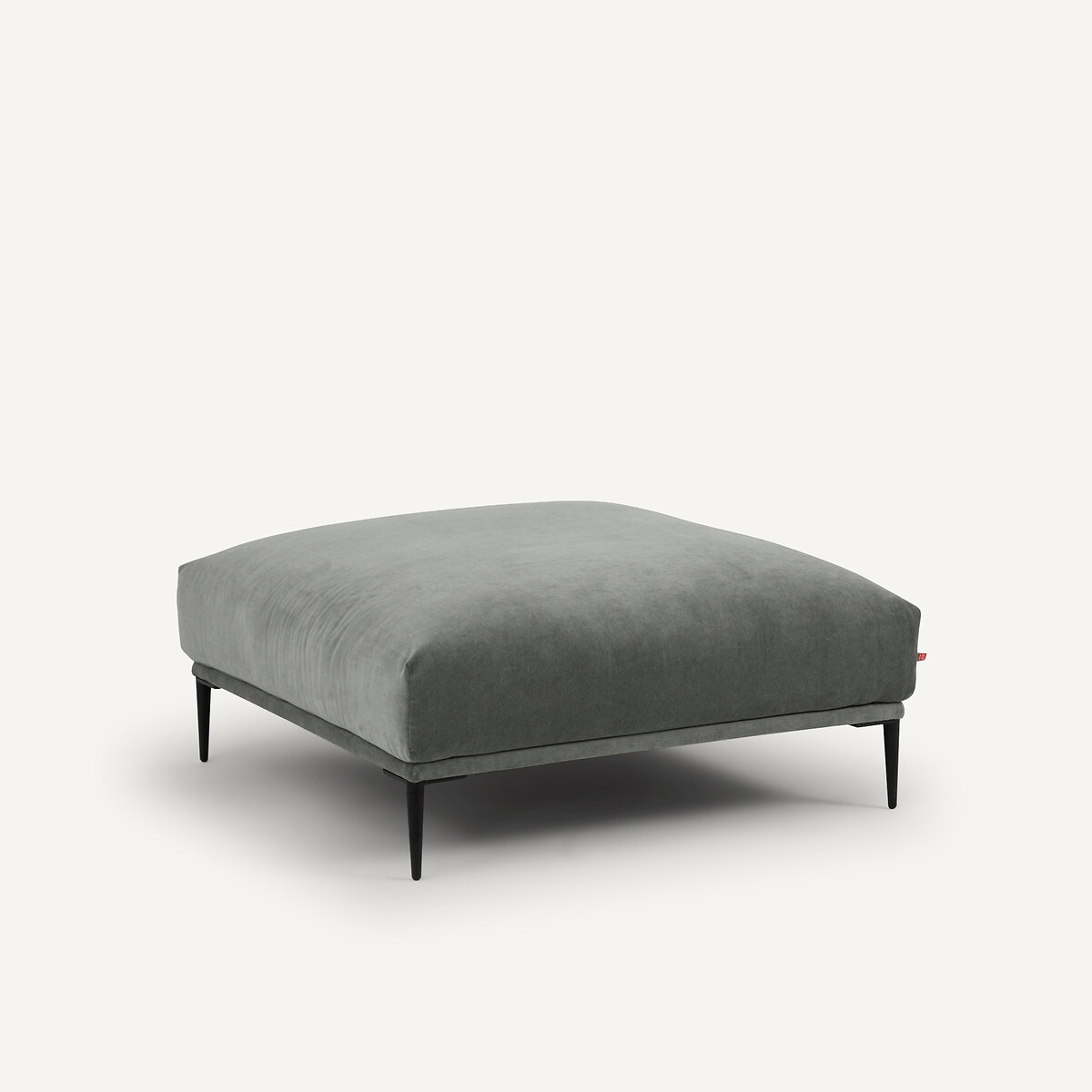 AM.PM<br>Puf XL em veludo, design Oscar E.Gallina