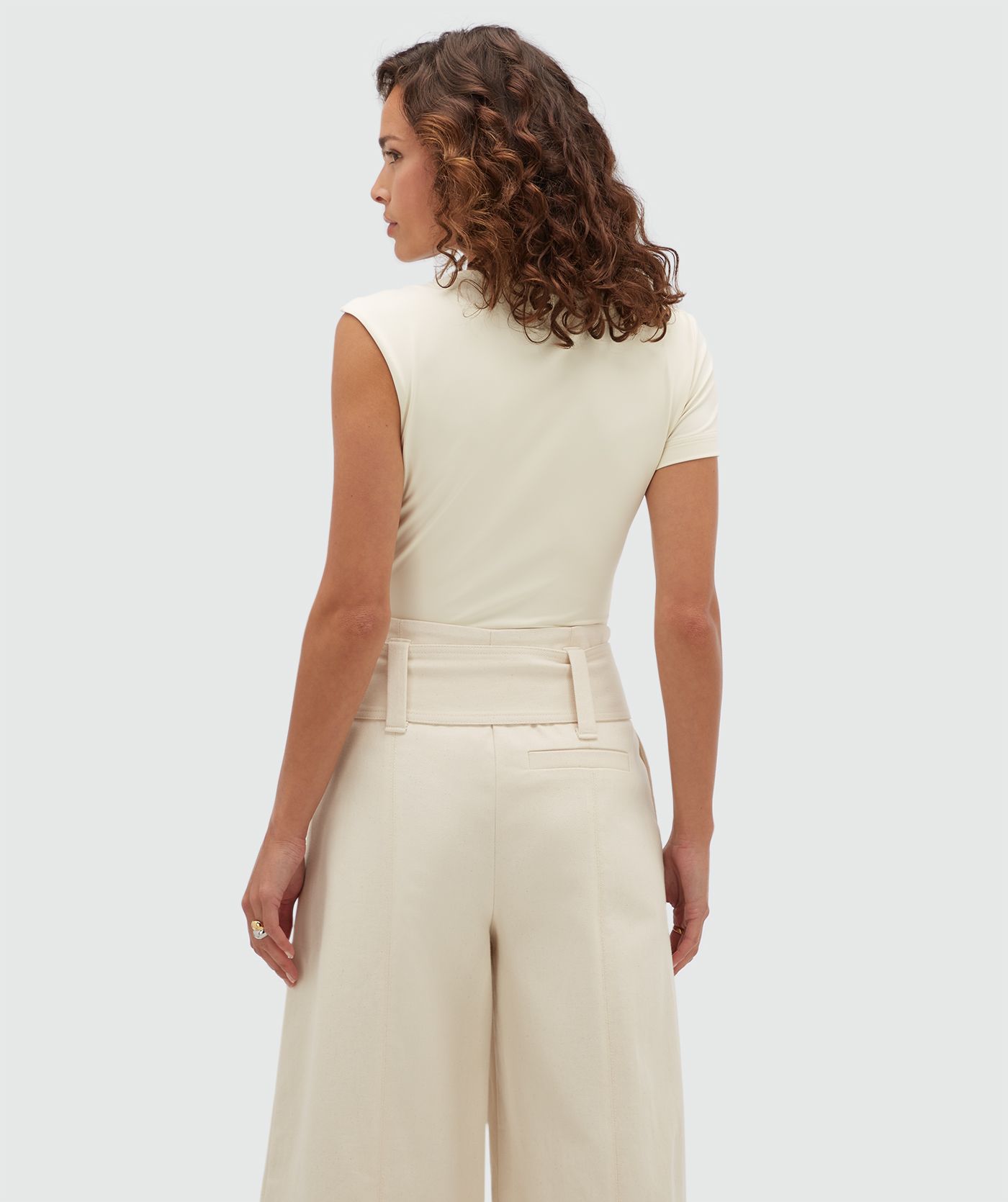 JV-LEVI slim fit body  - cloud white