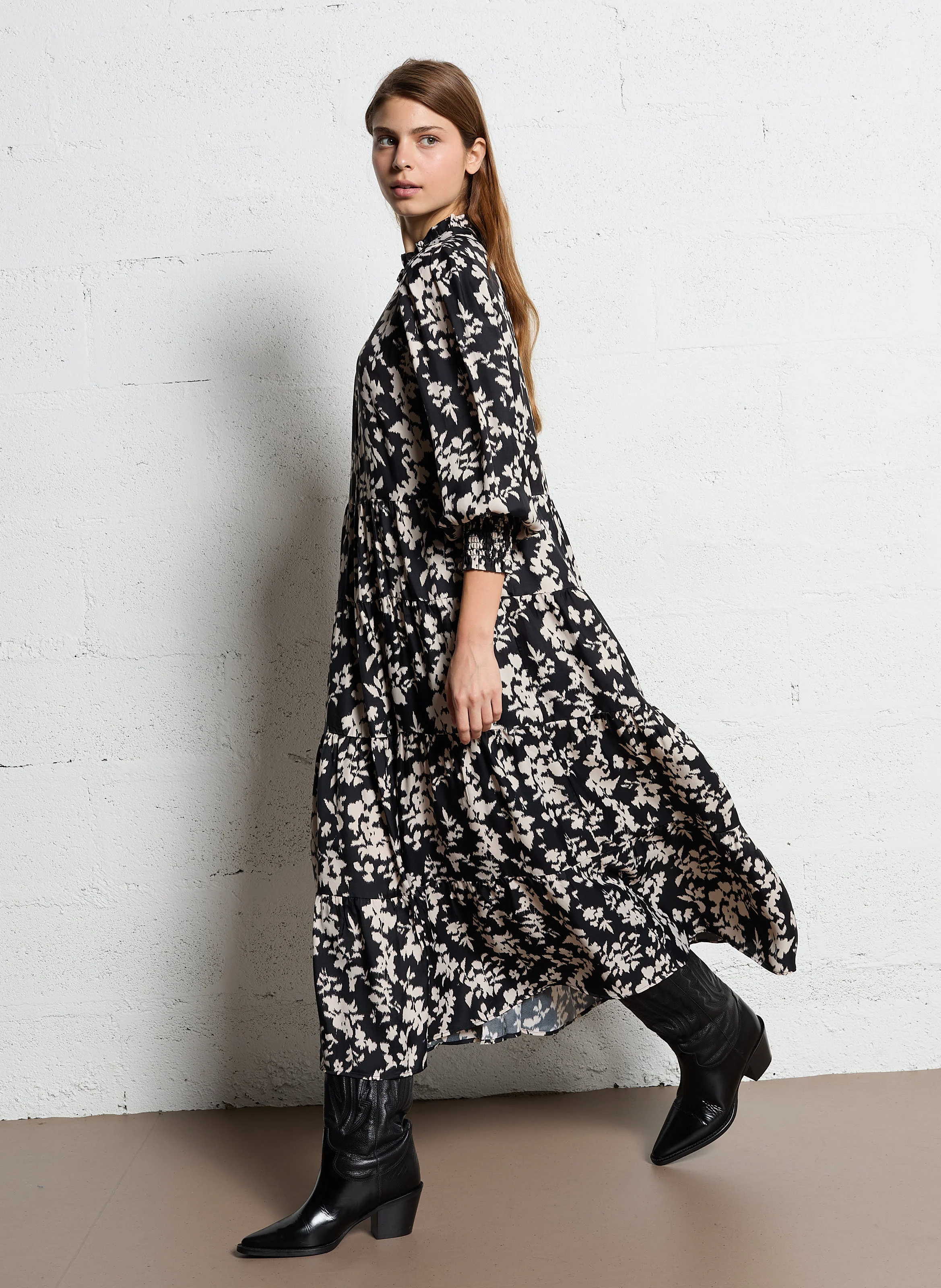 ROBERTA - Robe longue col rond à volants| Noir
