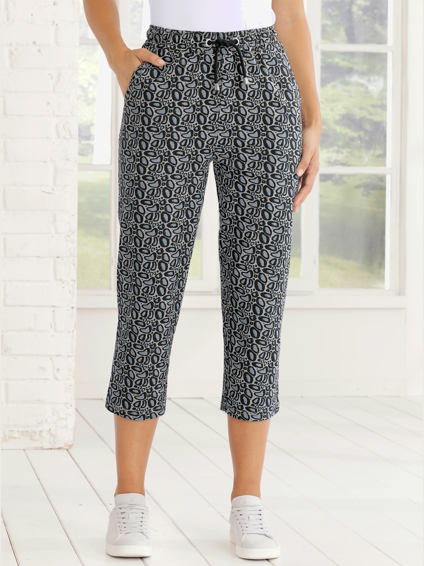 Pantalon de loisirs 7/8 ceinture élastique, coulisse et lien à nouer