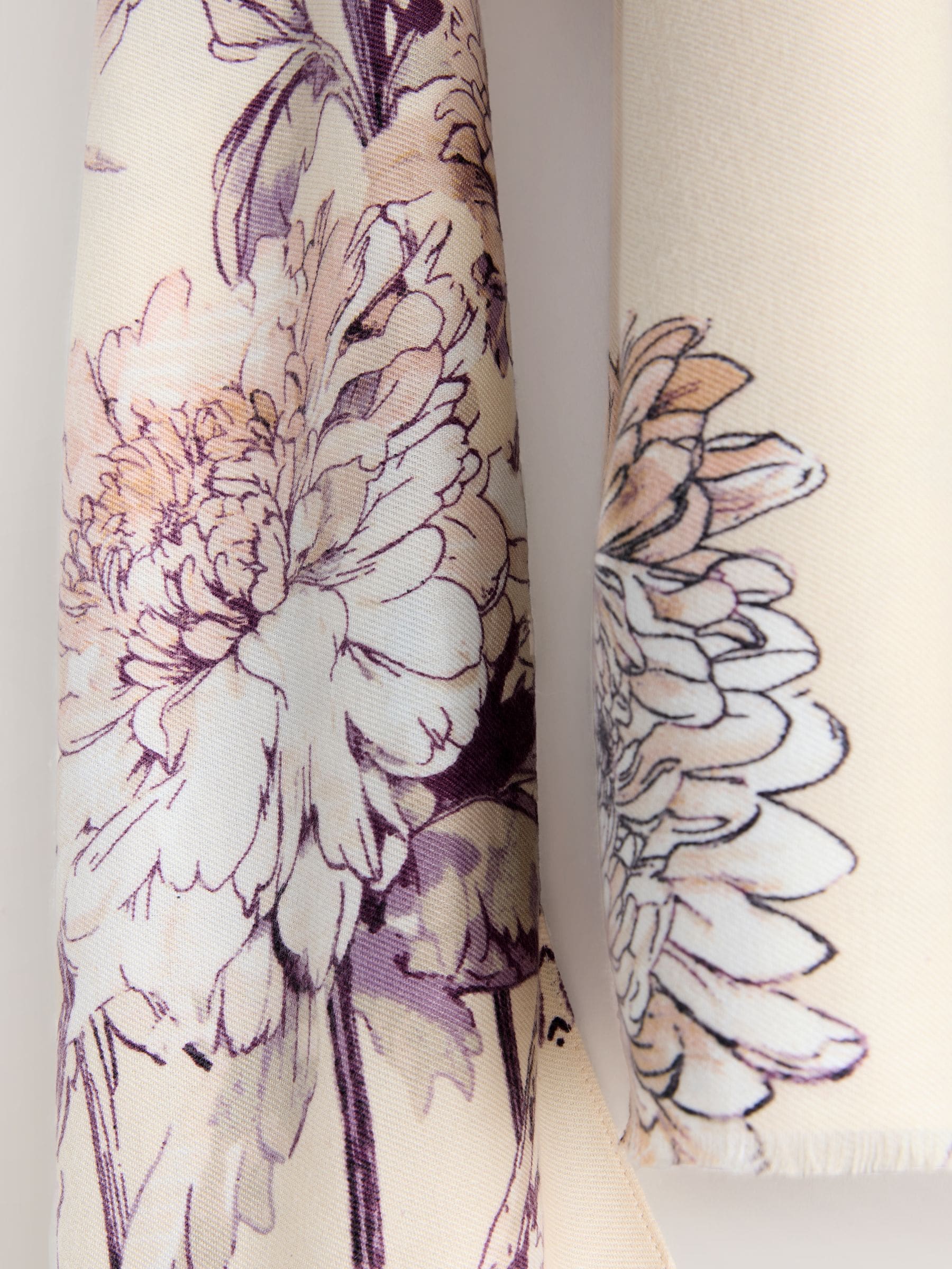 White Vintage Floral - Halfzware sjaal