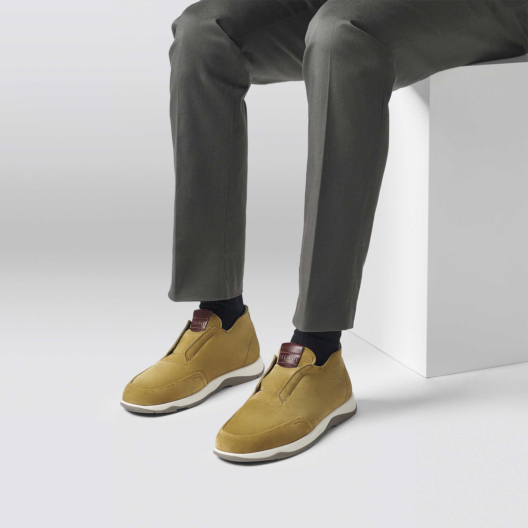 Slip On Échappee En Suède Scritto