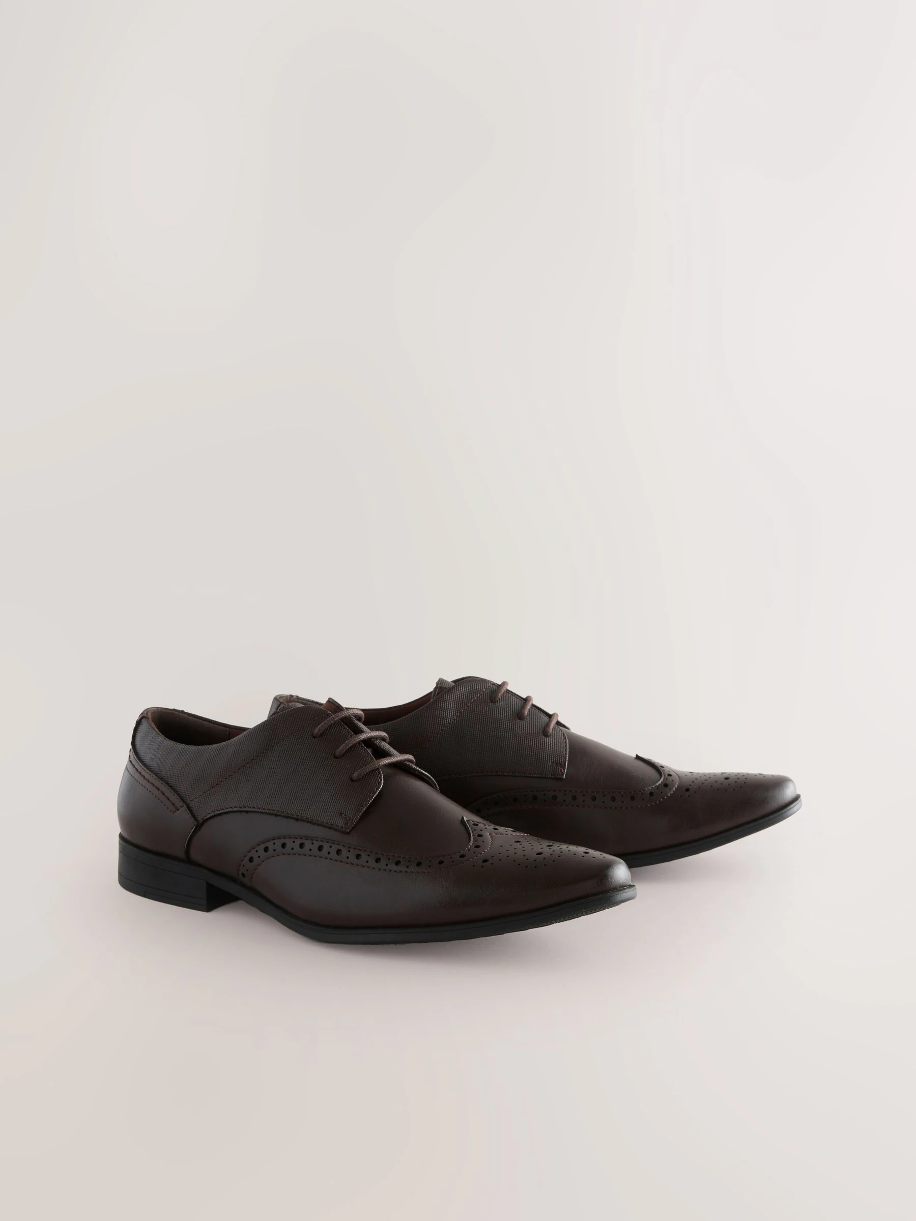 Bruin - Wijde pasvorm - Brogueschoenen
