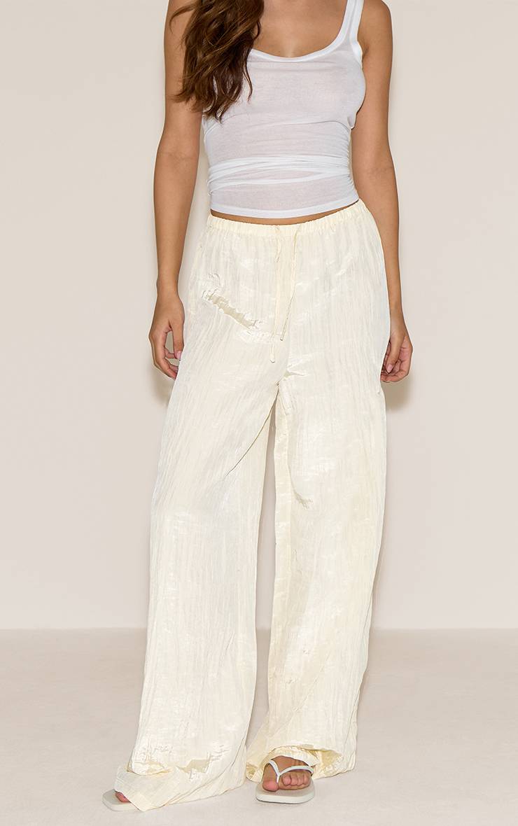 Crème Pantalon Taille Basse En Satin Froissé Avec Cordon De Serrage