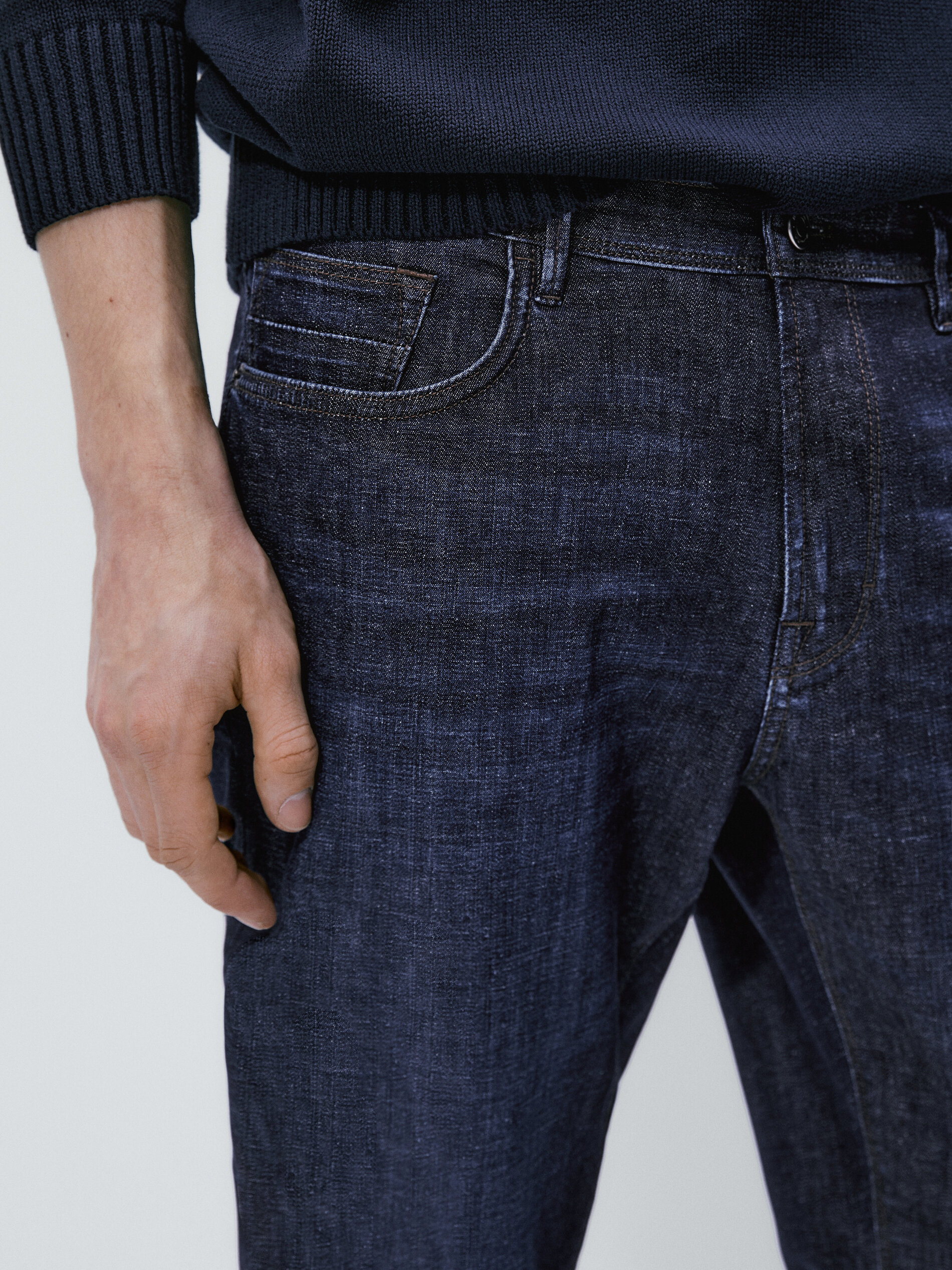 Calça vaquero ligero stone wash tapered fit - INDIGO