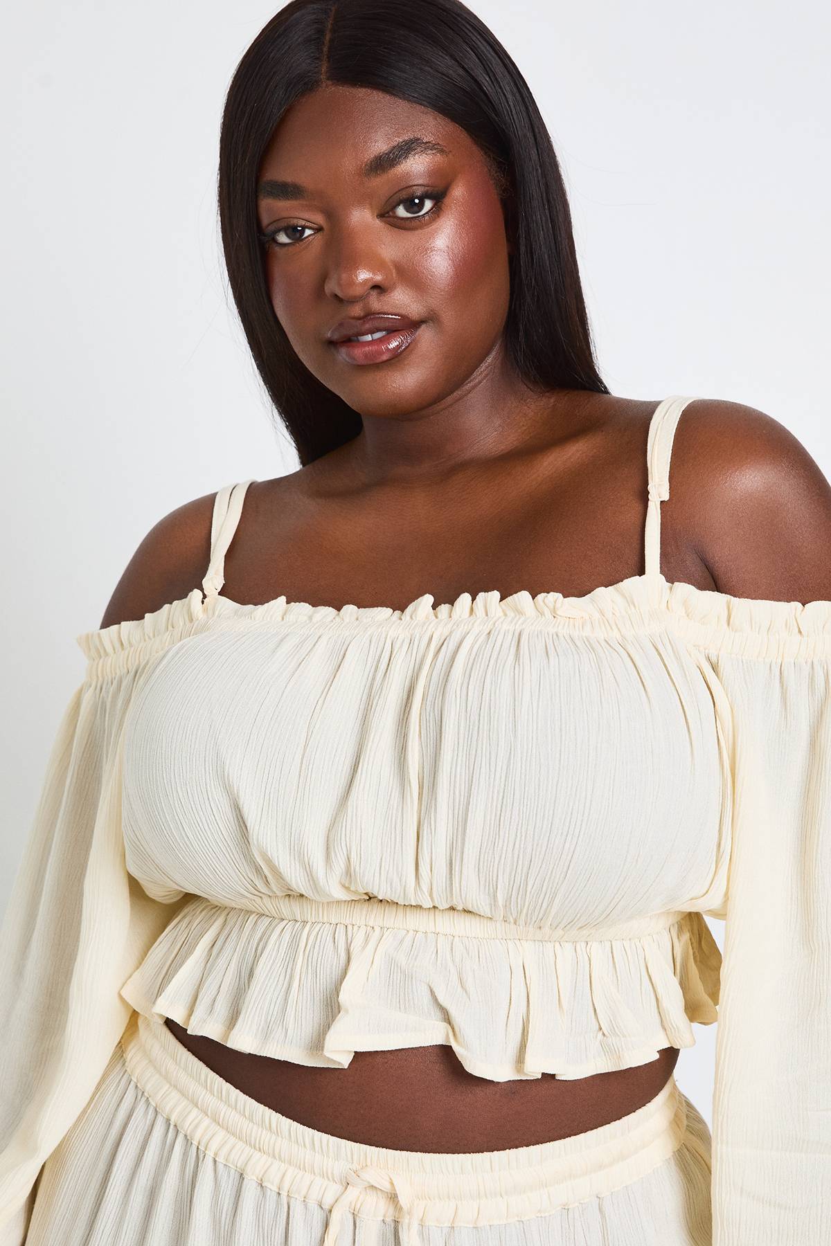boohoo Haut Bardot Texturé Grande Taille Pour La Plage