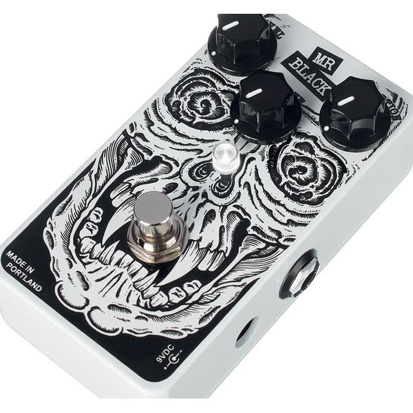 Mr. Black Pedals White Widow Distortion