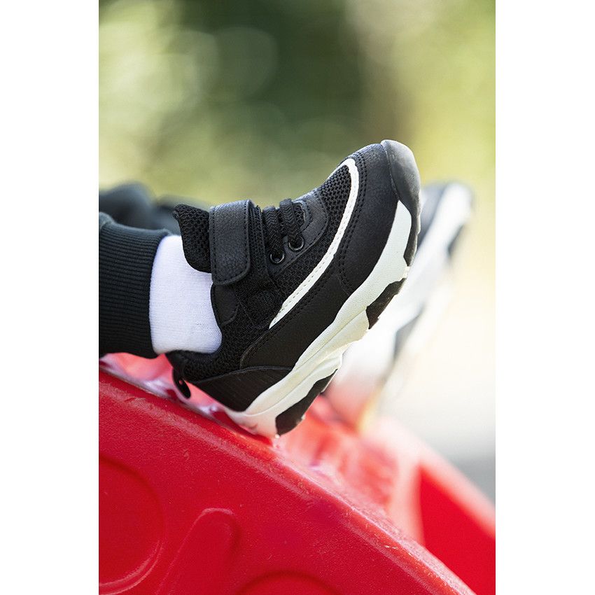 Baskets de sport empiècement en mesh et simili cuir pour garçon - Noir