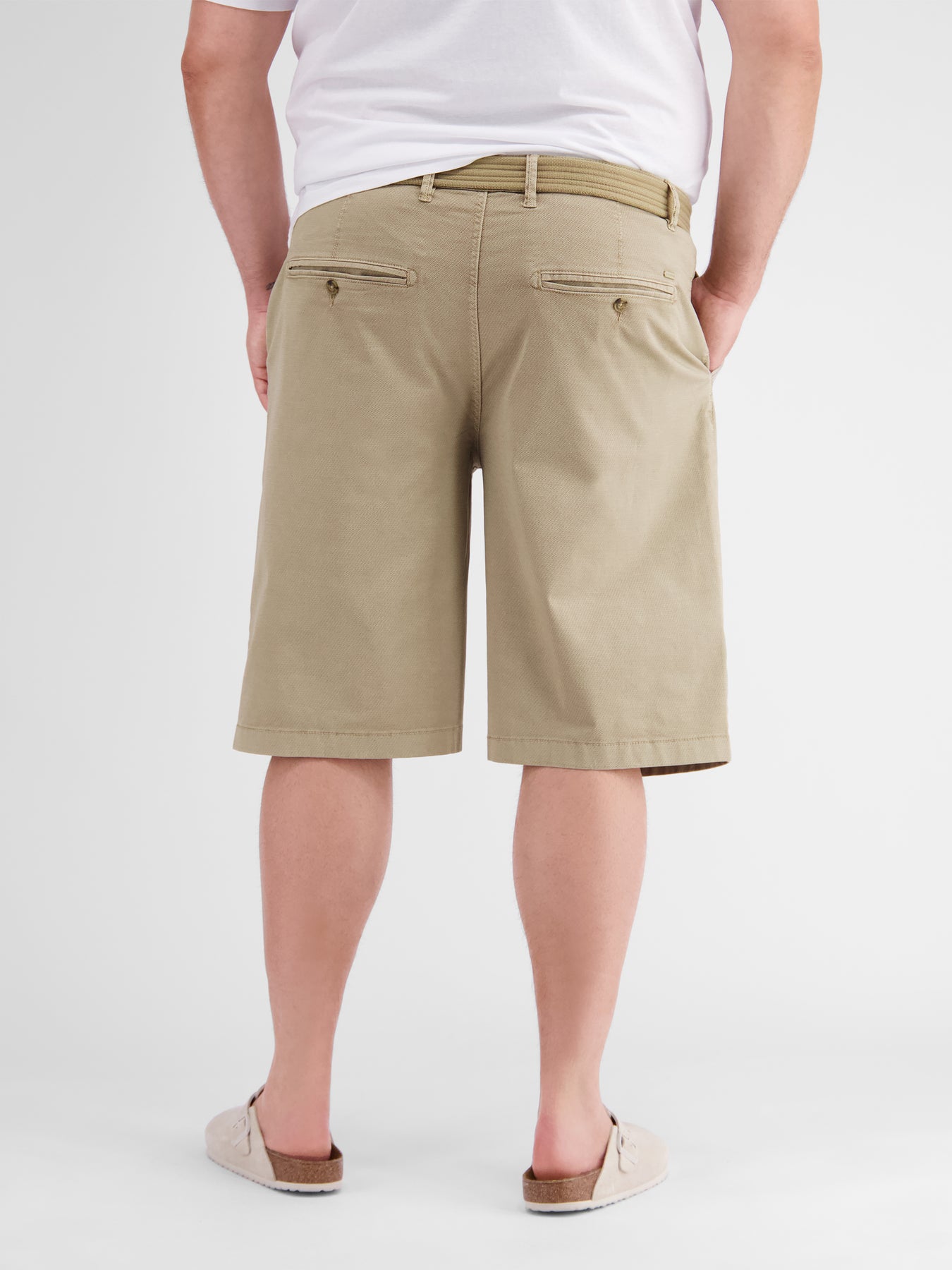 Chino-Bermuda mit Gürtel, in Großen Größen