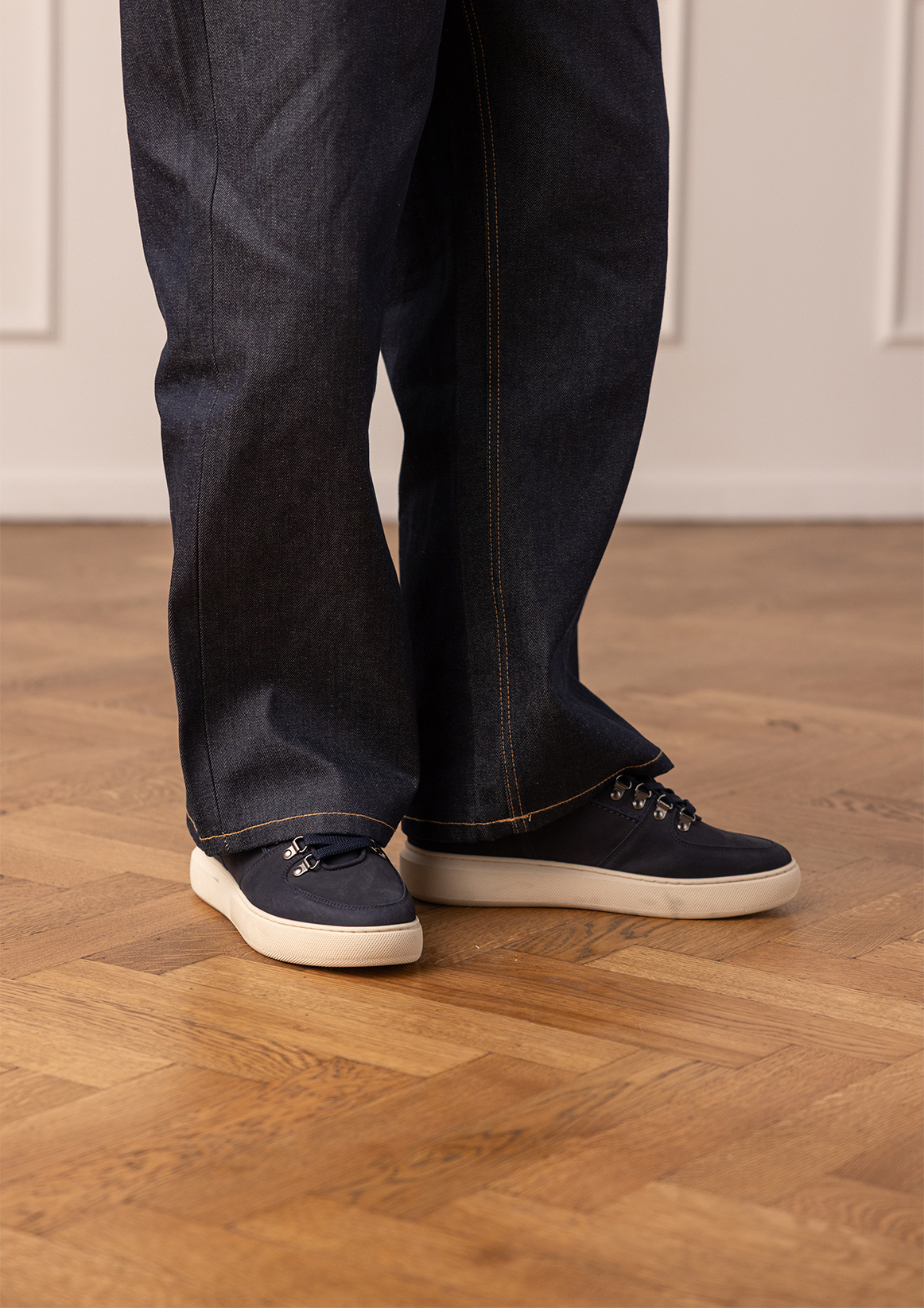 Donkerblauwe nubuck sneakers