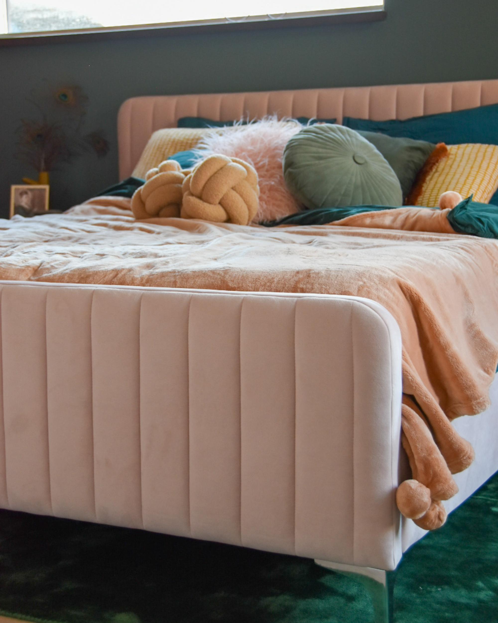 Bed Fluweel LUNAN 180 x 200 cm Pastelroze