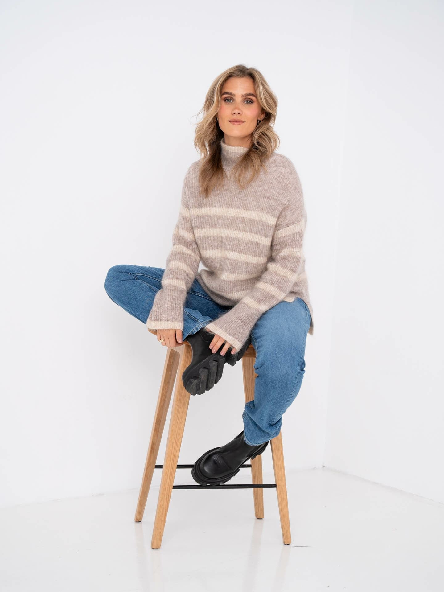 Ovalis Knit T-Neck