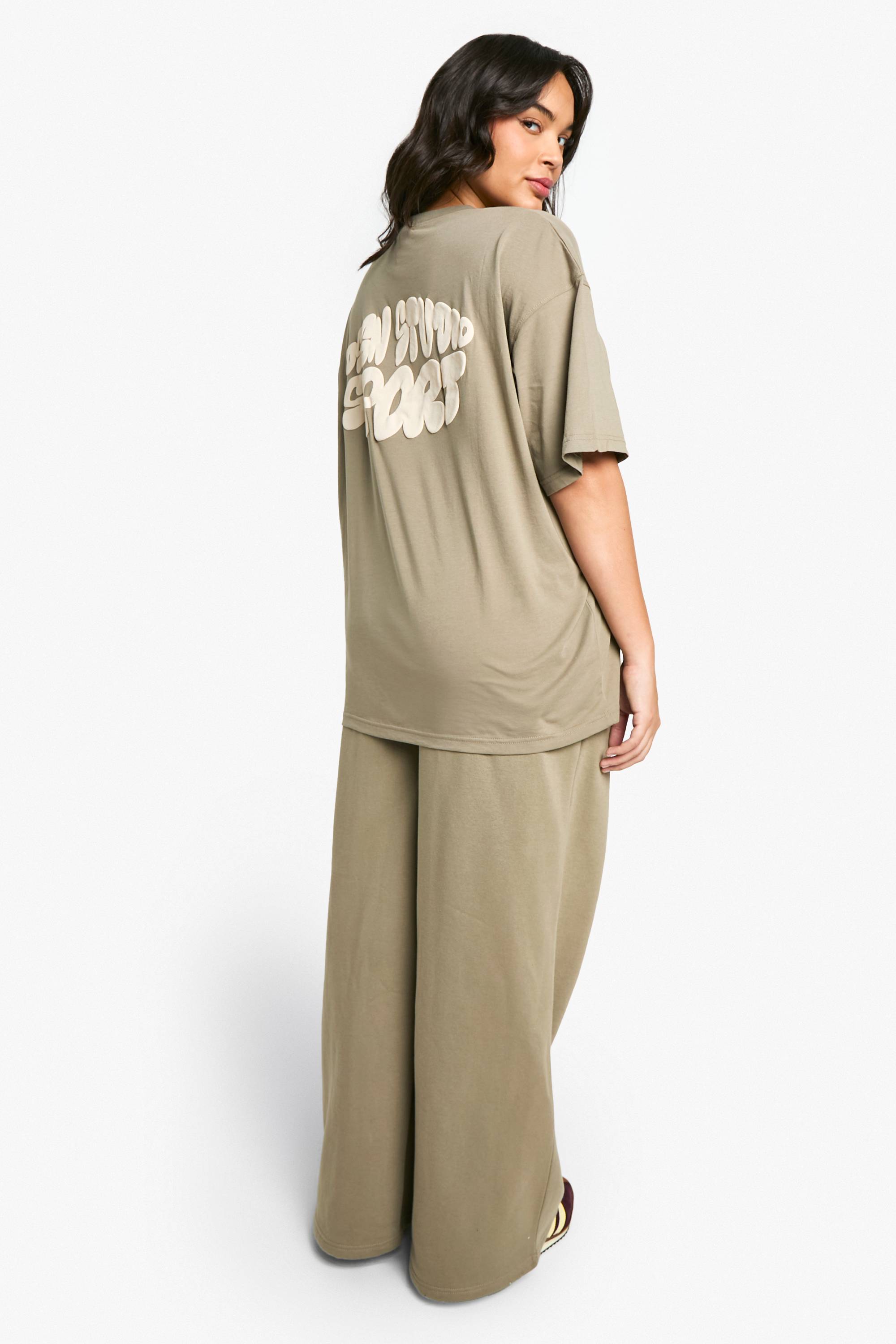 Plus DSGN Studio Sport Jogger à jambe droite à imprimé Puff